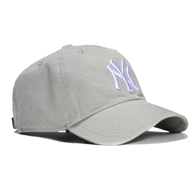 47 Brand New York Yankees Cleanup Adjustable Hat - Gray, White Hover Image