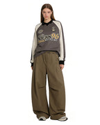 Contrast color lettering long-sleeved sweatshirt